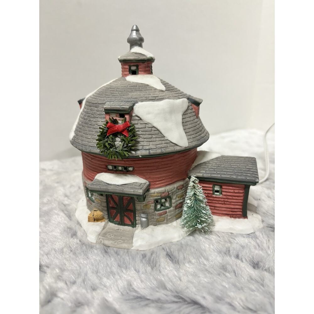Vintage Seasonal Specialties RED Round Barn Christmas Valley Collection 1997 EUC